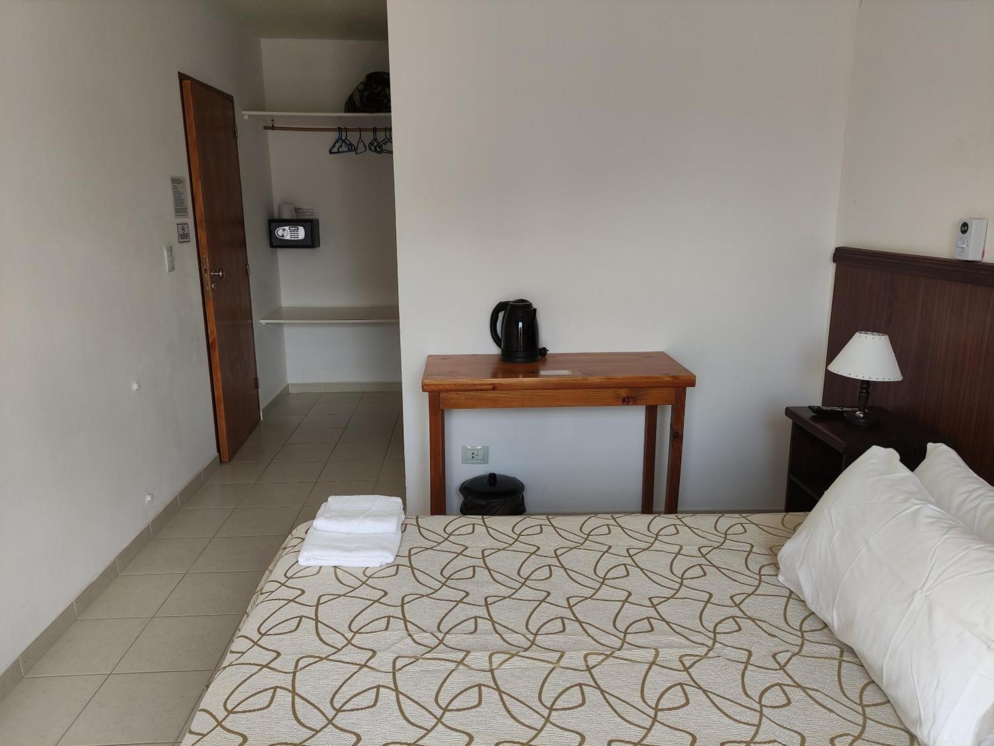 Hosteria Ymaz Villa Gesell Exterior foto